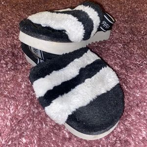 🖤Ugg Koolaburra Slip Ons/Sandals🖤